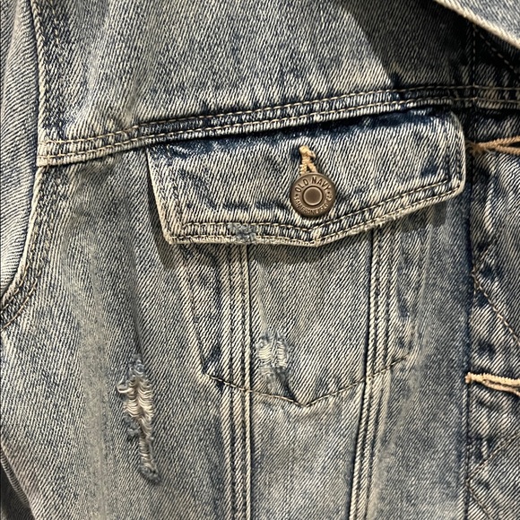Old Navy Distressed Denim Jacket Large - Picture 2 of 3